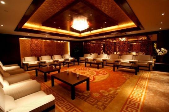 Otel Rising International City