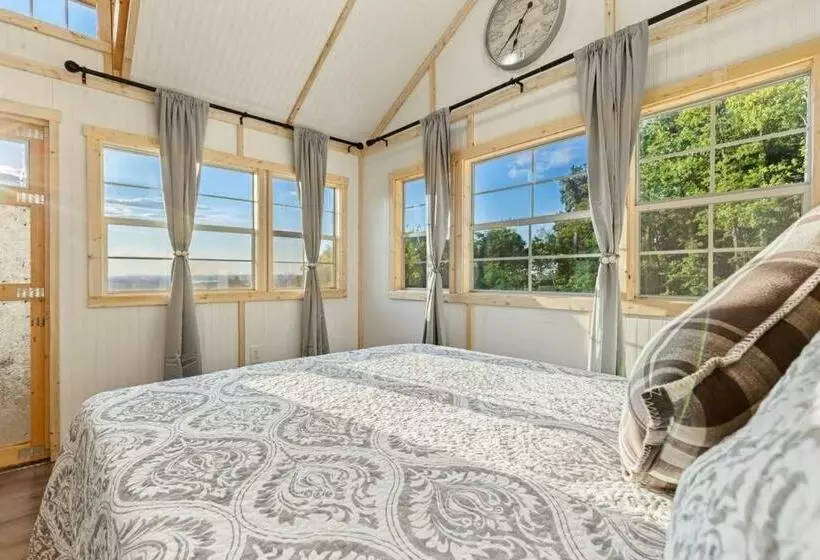 Chasing Views Tiny House