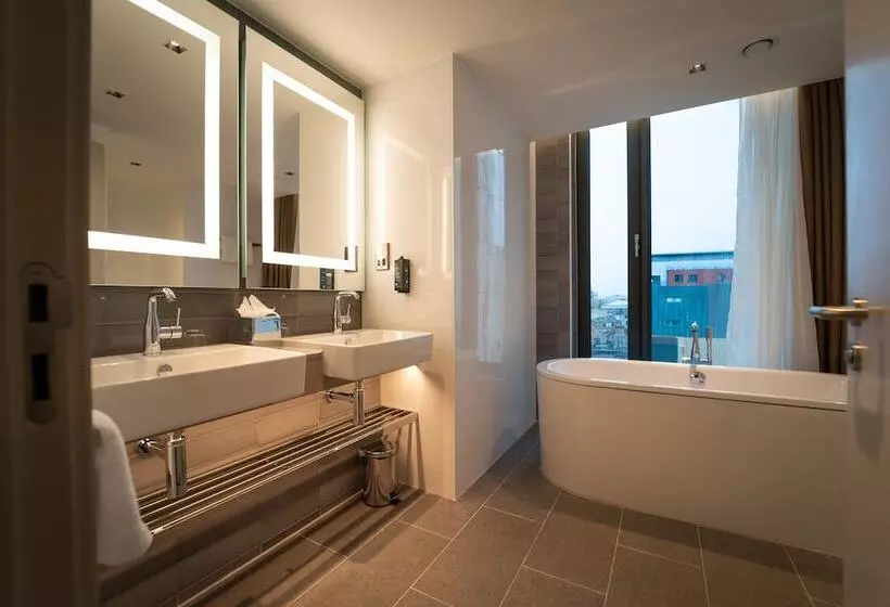 Clayton Hotel Glasgow City