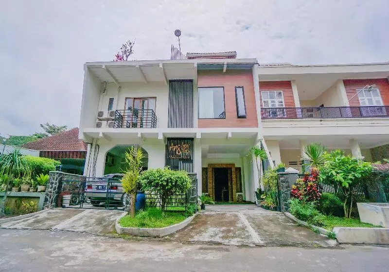 Hotel Angler Guest House