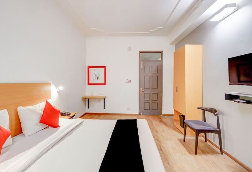 בית מלון כפרי Capital O Jp Tower