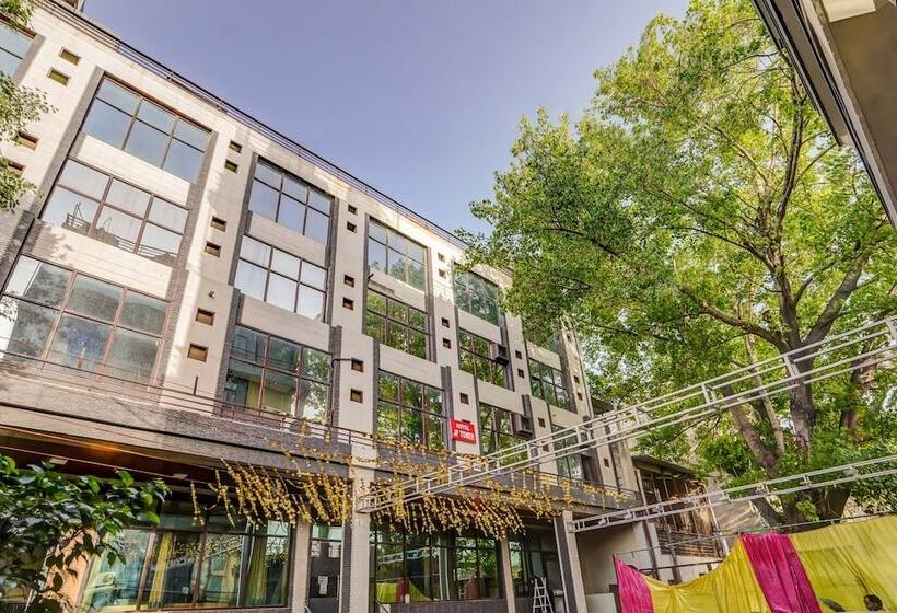 בית מלון כפרי Capital O Jp Tower