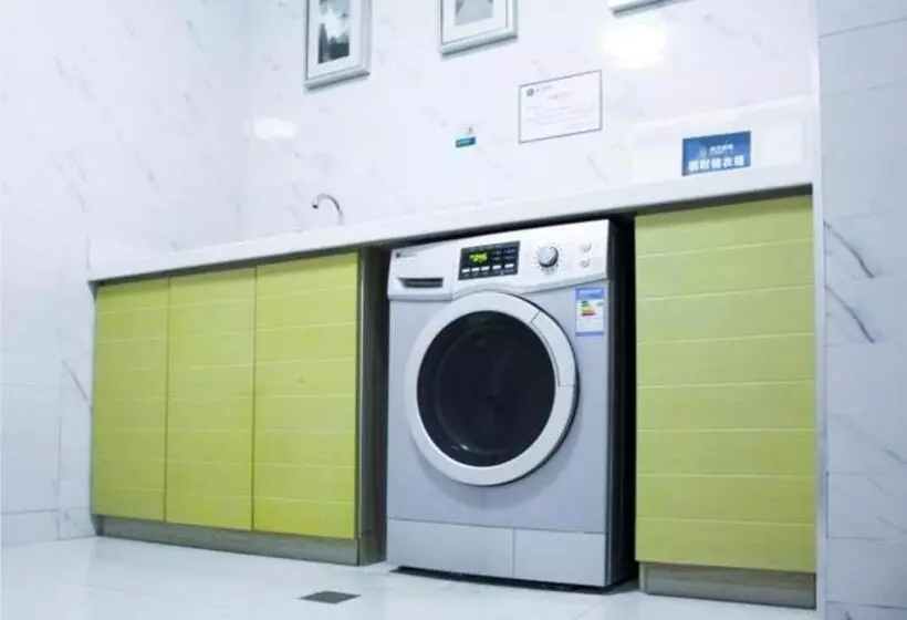 Hotelli City Comfort Inn Jingzhou Railway Station Fantawild