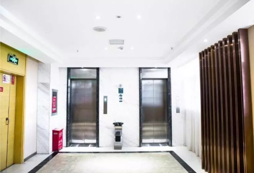 Hotelli City Comfort Inn Jingzhou Railway Station Fantawild