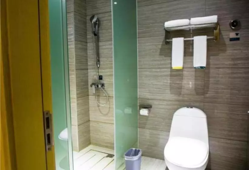 Hotelli City Comfort Inn Jingzhou Railway Station Fantawild