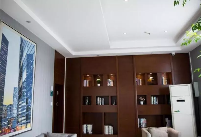 Hotelli City Comfort Inn Jingzhou Railway Station Fantawild