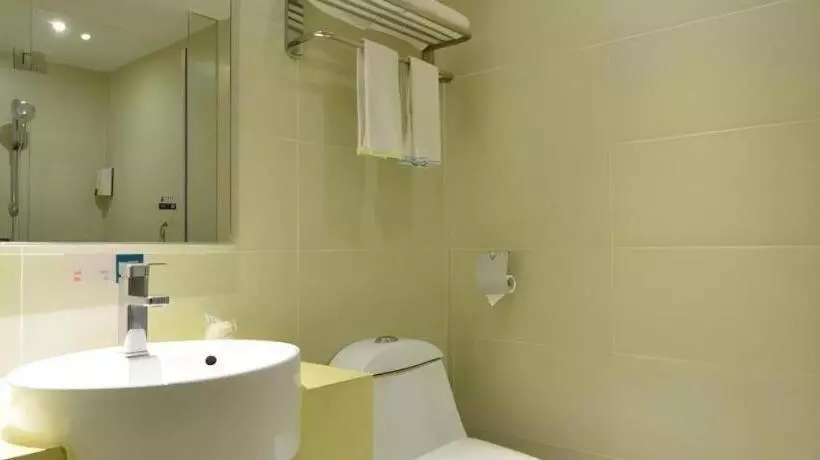 Hotelli City Comfort Inn Wuhan Panlongcheng Baishang Shopping Center