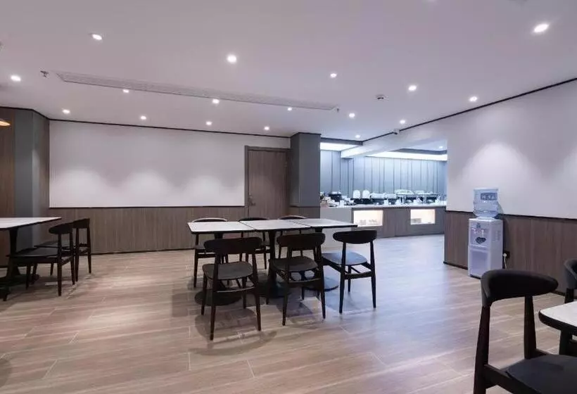 Hanting Hotel Shaoguan Xihe Bus Station