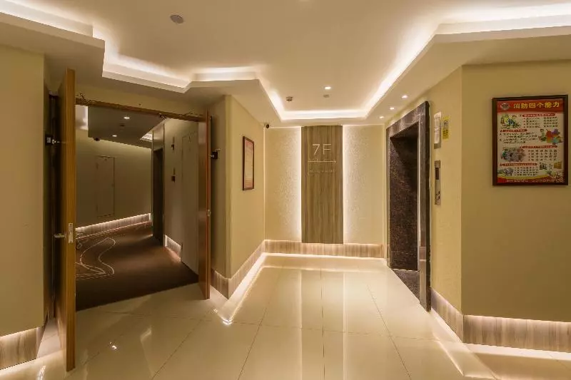 Hotelli Hanting  Haining Haichang Road Railway Station