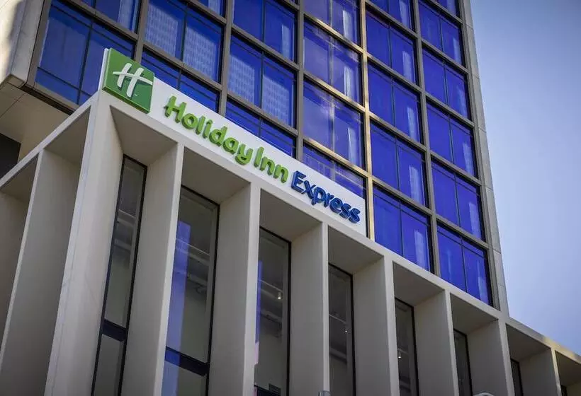 Holiday Inn Express Auckland City Centre By Ihg