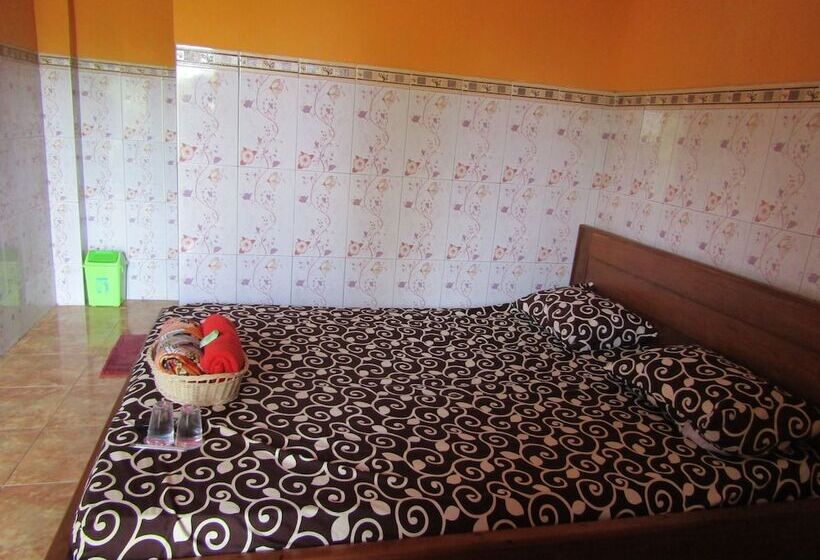 호텔 Losmen Kinasih Puncak & Gazebo Pandang