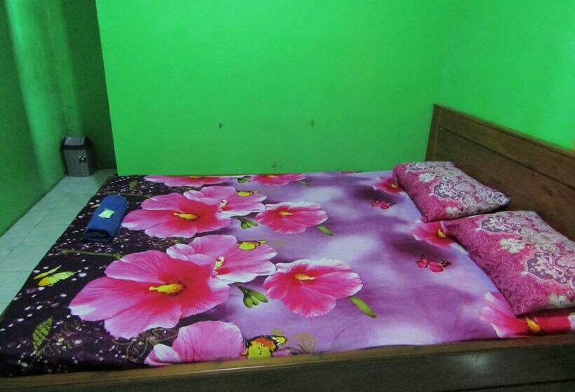 호텔 Losmen Kinasih Puncak & Gazebo Pandang