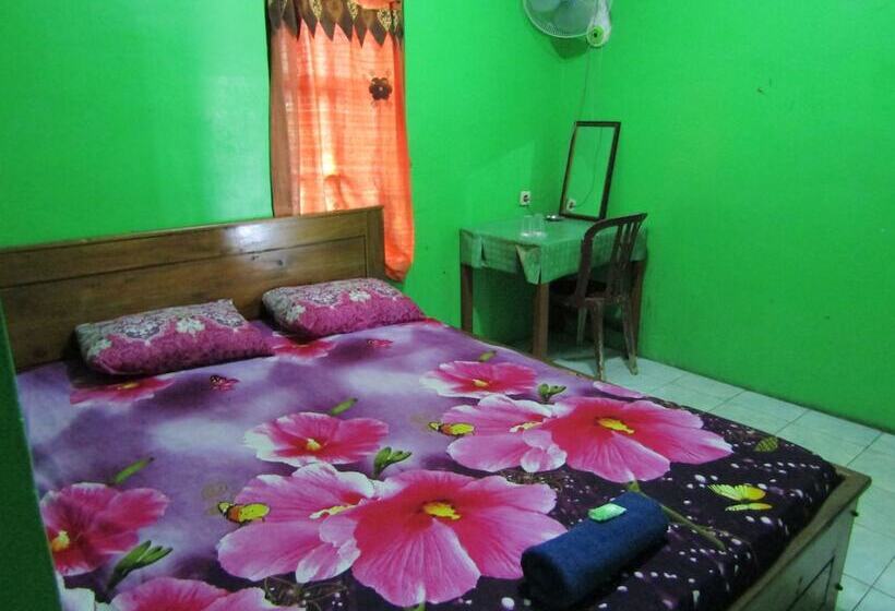 호텔 Losmen Kinasih Puncak & Gazebo Pandang