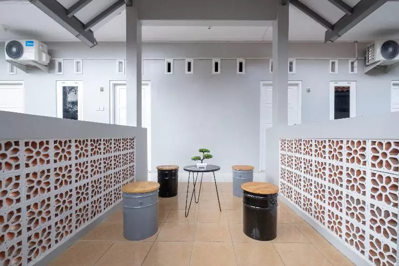 هتل Nareswari Guest House