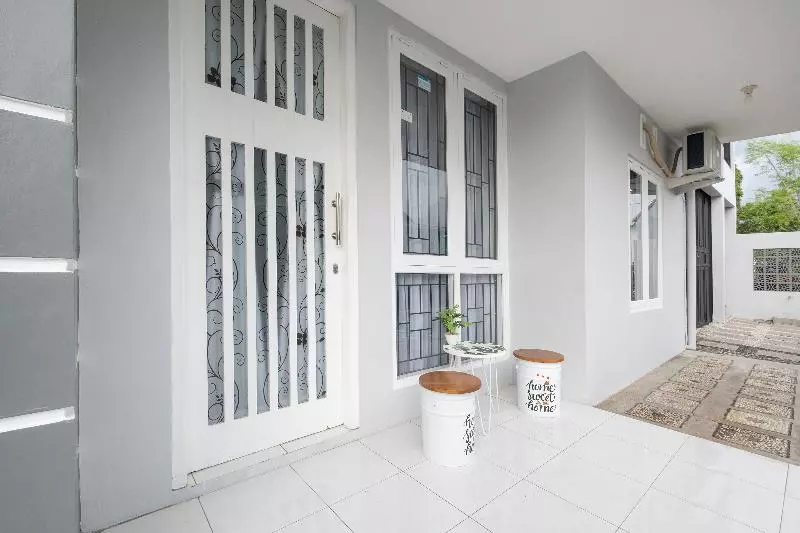 هتل Nareswari Guest House