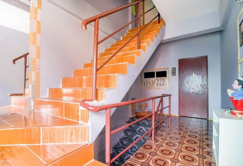 Hotel Oyo 1006 F.o Room