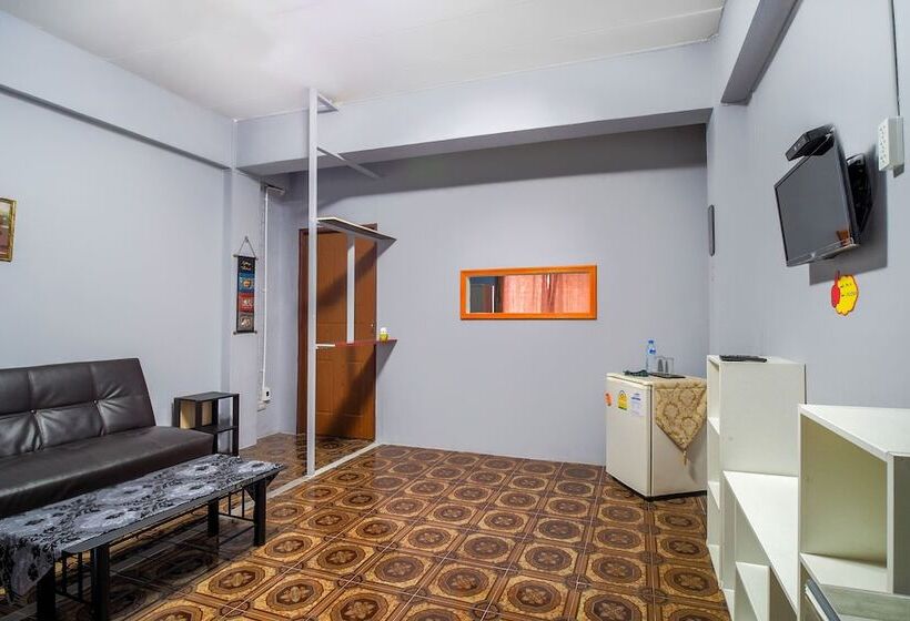 Hotel Oyo 1006 F.o Room