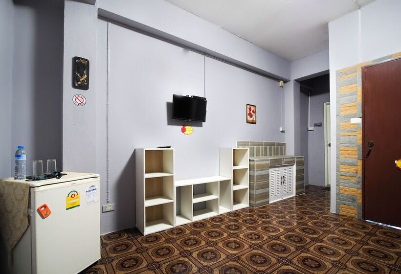 Hotel Oyo 1006 F.o Room