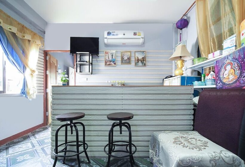 Hotel Oyo 1006 F.o Room