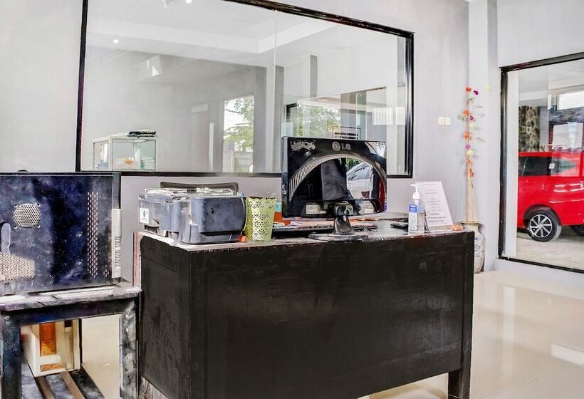 Отель Oyo 3903 Sweethome Syariah Guesthouse