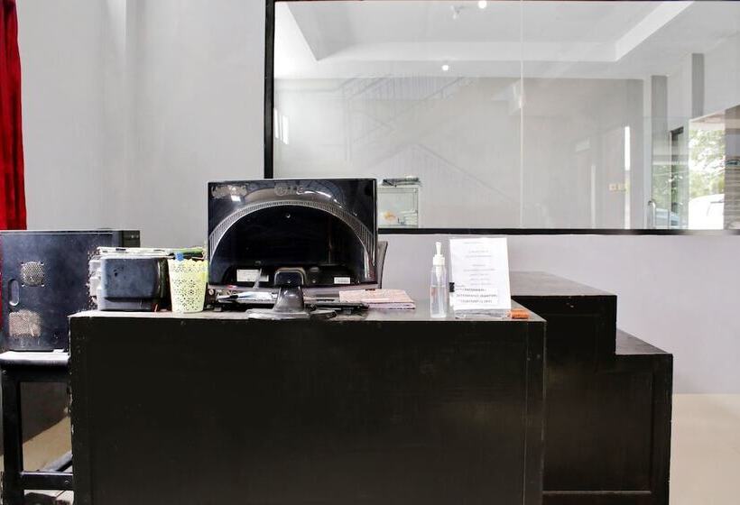 Отель Oyo 3903 Sweethome Syariah Guesthouse