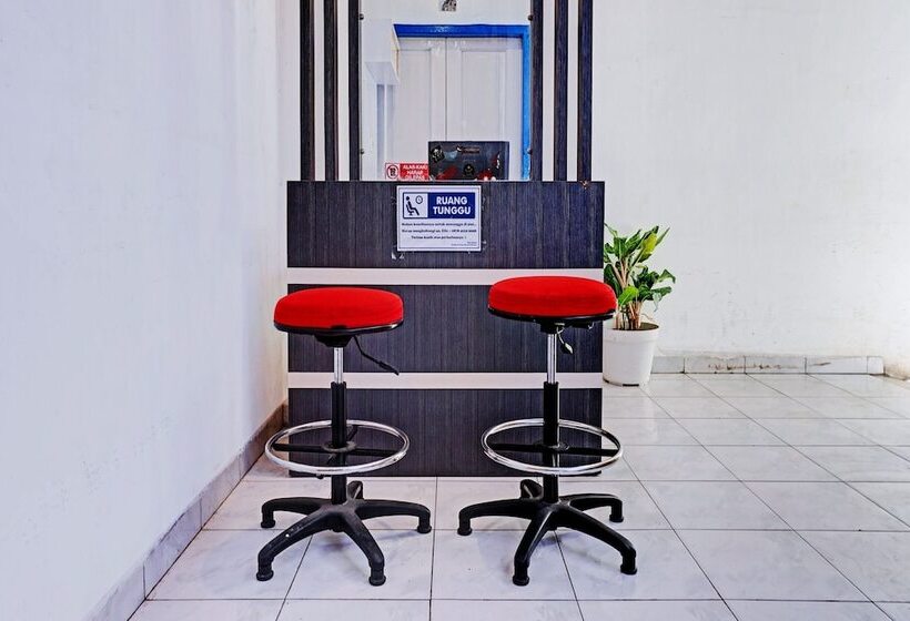 בית מלון כפרי Oyo 90260 Bumi Merpati Residence