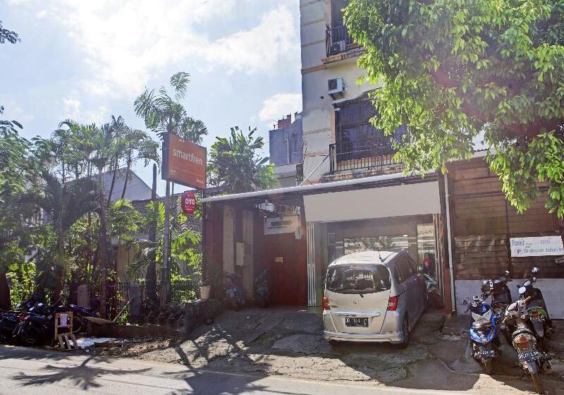 בית מלון כפרי Oyo 90260 Bumi Merpati Residence