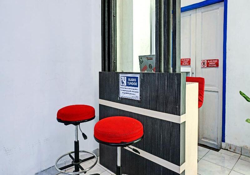 בית מלון כפרי Oyo 90260 Bumi Merpati Residence