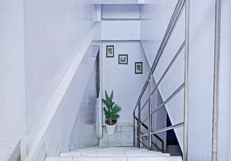 בית מלון כפרי Oyo 90260 Bumi Merpati Residence