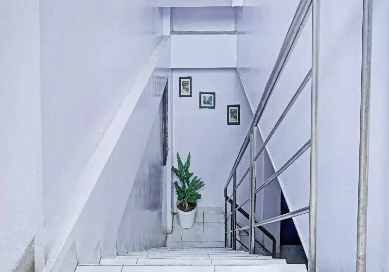 ホテル Oyo 90260 Bumi Merpati Residence