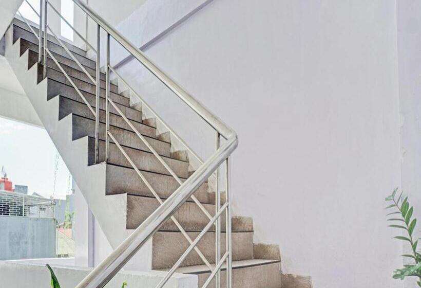 בית מלון כפרי Oyo 90260 Bumi Merpati Residence