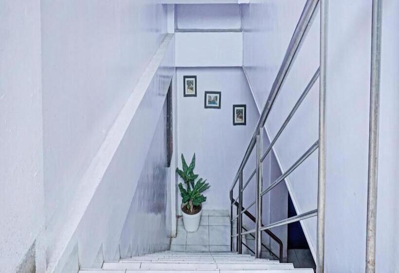 בית מלון כפרי Oyo 90260 Bumi Merpati Residence