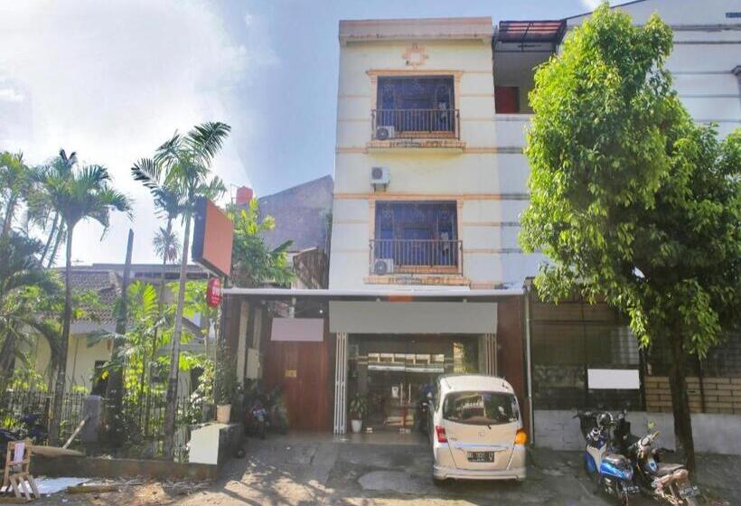 בית מלון כפרי Oyo 90260 Bumi Merpati Residence