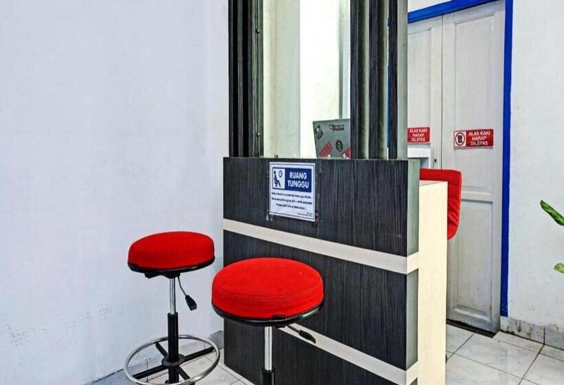 בית מלון כפרי Oyo 90260 Bumi Merpati Residence