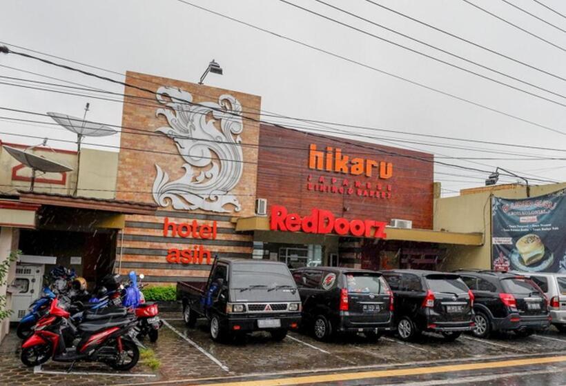 Reddoorz Plus @ Hotel Asih Uny