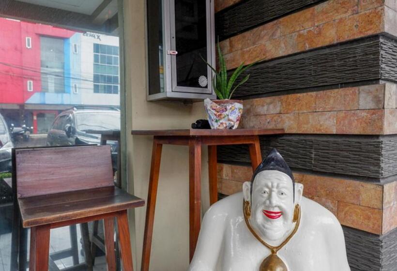 Reddoorz Plus @ Hotel Asih Uny