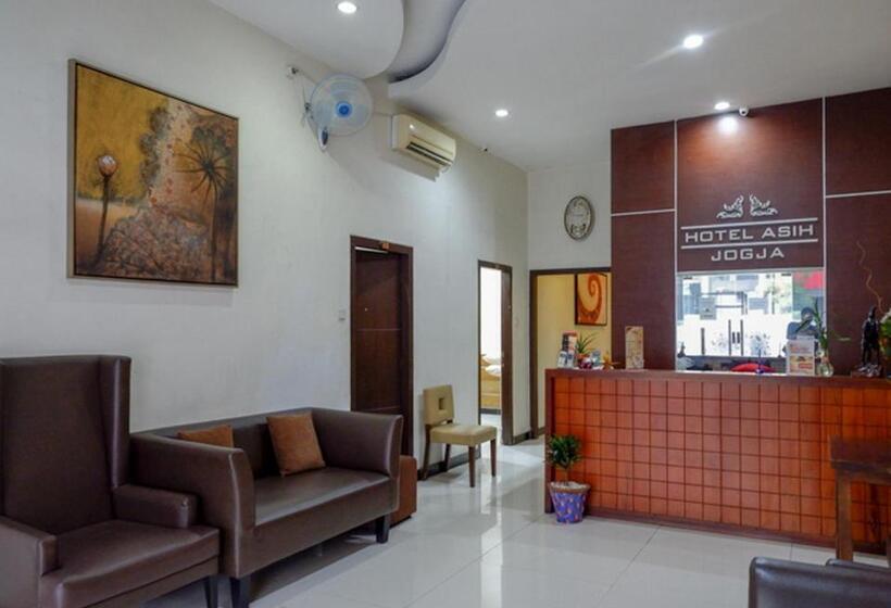 Reddoorz Plus @ Hotel Asih Uny