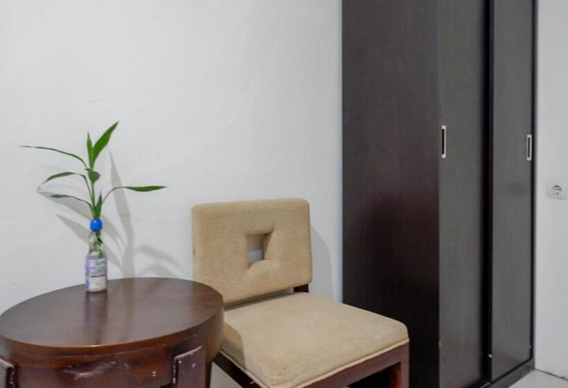 Reddoorz Plus @ Hotel Asih Uny