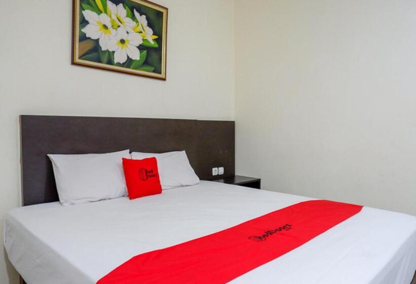 Reddoorz Plus @ Hotel Asih Uny