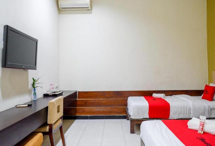 Reddoorz Plus @ Hotel Asih Uny