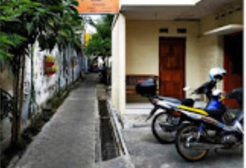 پانسیون Losmen 2000 Tiga