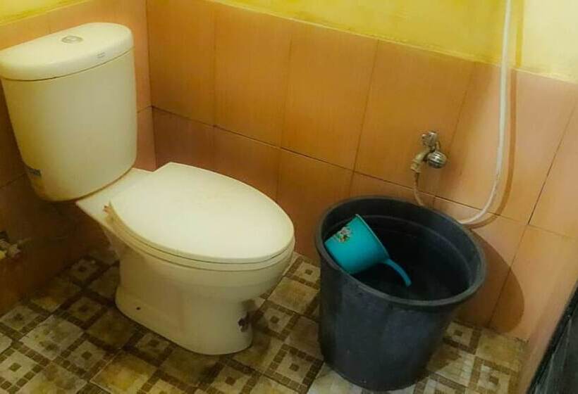 پانسیون Losmen 2000 Tiga