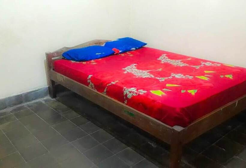 پانسیون Losmen 2000 Tiga