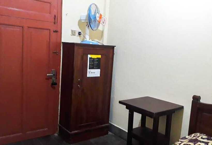 پانسیون Losmen 2000 Tiga