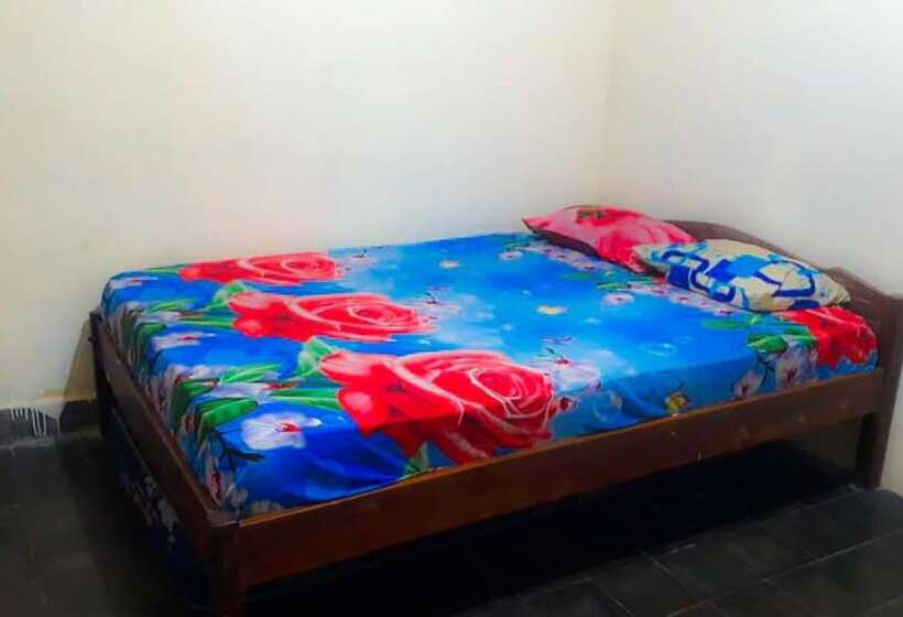 پانسیون Losmen 2000 Tiga