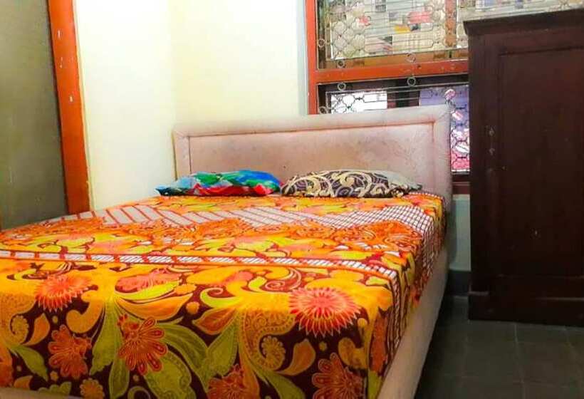 پانسیون Losmen 2000 Tiga