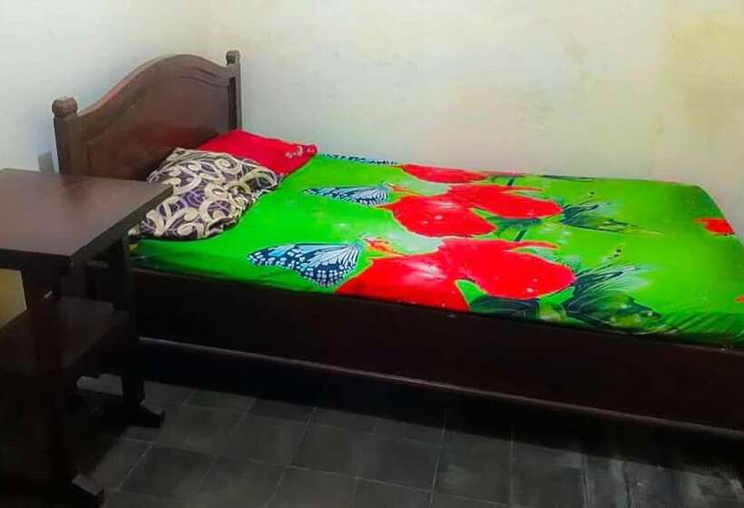 پانسیون Losmen 2000 Tiga