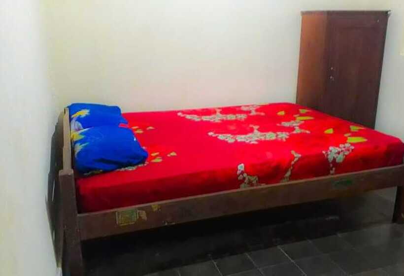 پانسیون Losmen 2000 Tiga