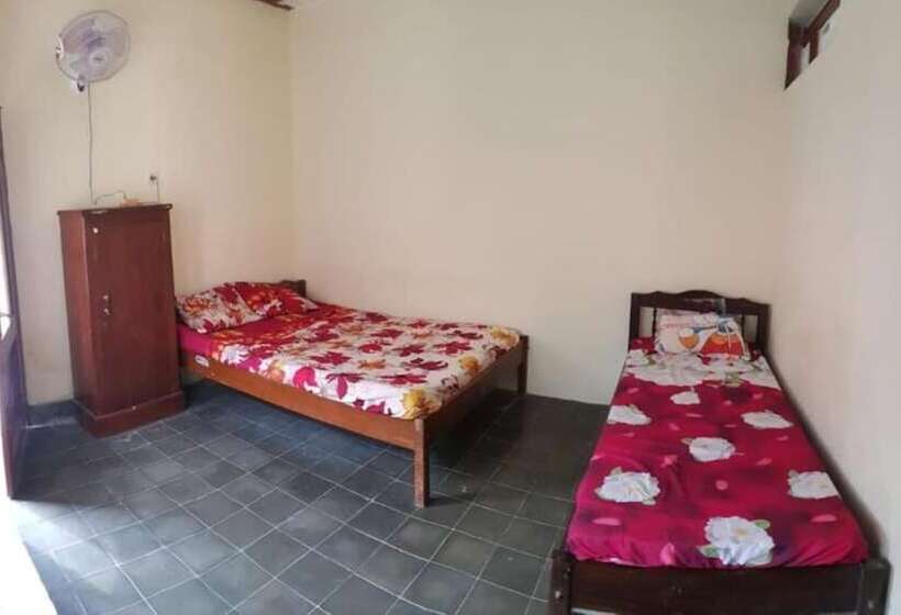 پانسیون Losmen 2000 Tiga