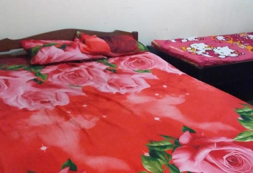 پانسیون Losmen 2000 Tiga